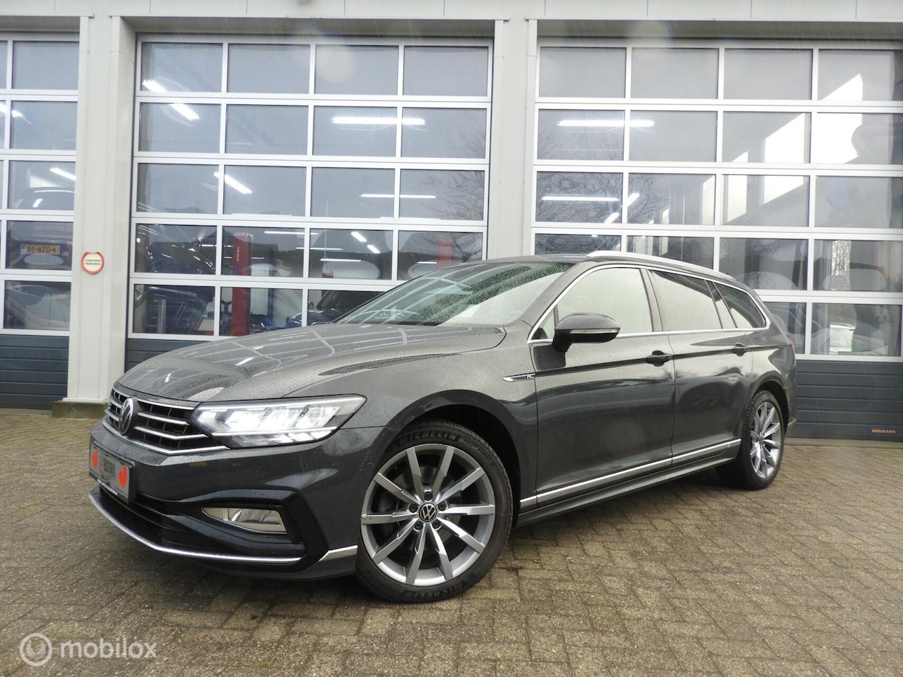 Volkswagen Passat Variant - 1.5 TSI R-Line Business + 1.5 TSI R-Line Business + - AutoWereld.nl