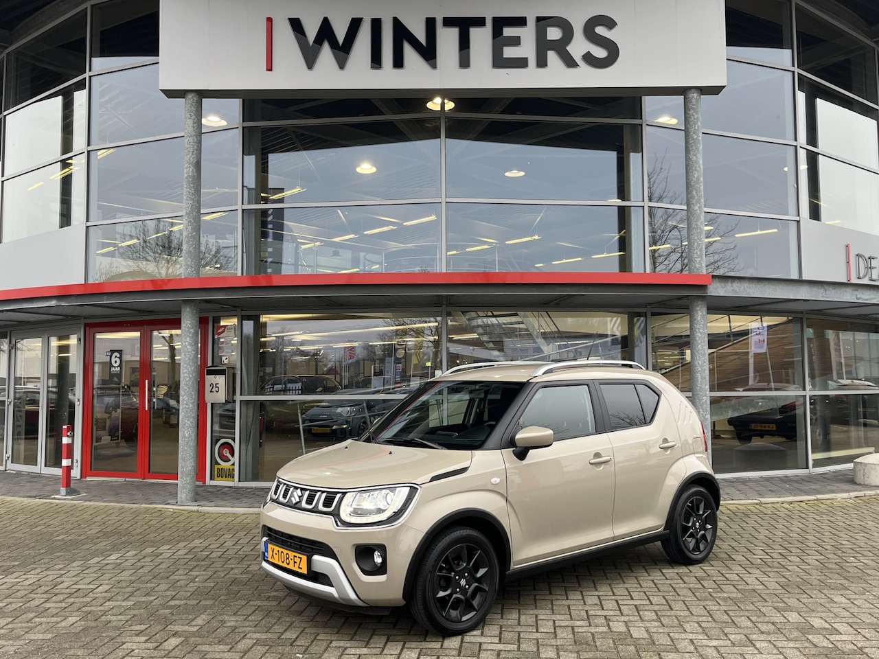 Suzuki Ignis - 1.2 Smart Hybrid Select Navi+BT+Camera Airco Stoelverw. Trekhaak 16"LMV - AutoWereld.nl