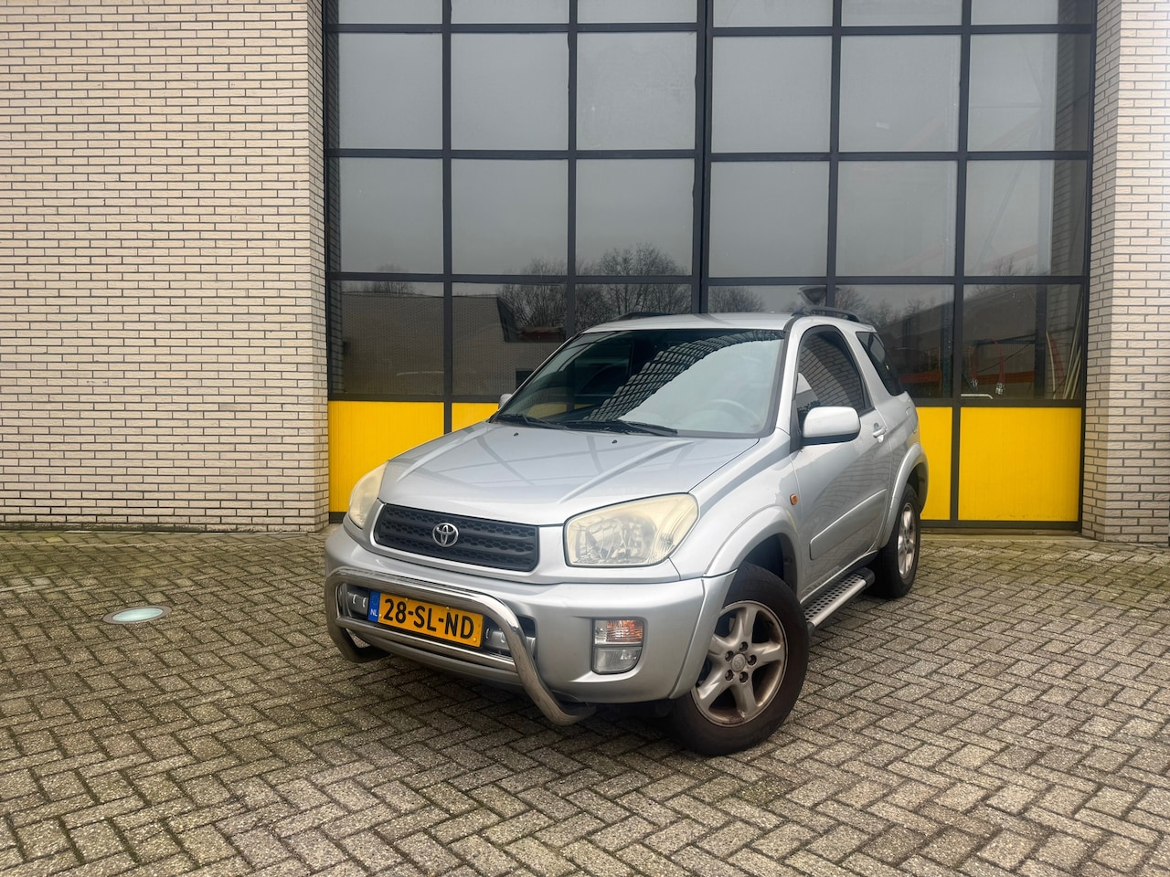 Toyota RAV4 - 2.0-16V VVT-i Luna 2.0-16V VVT-i Luna - AutoWereld.nl