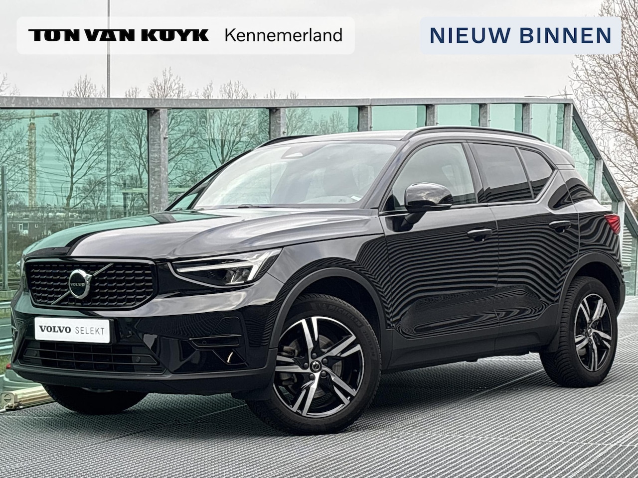 Volvo XC40 - 2.0 B3 Plus Dark Automaat, Mild hybrid, Driver assist, R-design, Trekhaak semi elektrisch, - AutoWereld.nl