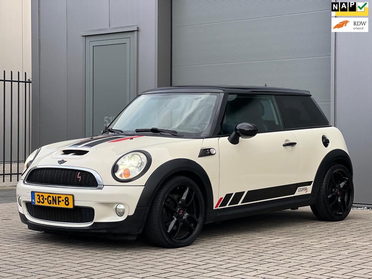 MINI Cooper S - Mini 1.6 Chili | Leder stoelen | Xenon | 18 inch | Onderhoudhistorie | 2 sleutels | - AutoWereld.nl