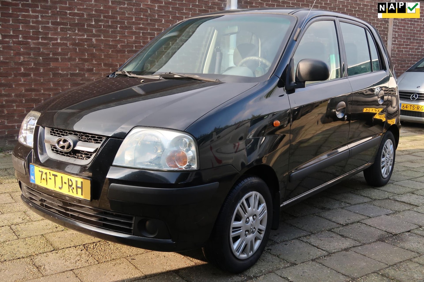 Hyundai Atos - 1.1i Active Cool 1.1i Active Cool, Airco, 2 elektrische ramen, Zwart Metallic, Stuurbekrachting! - AutoWereld.nl