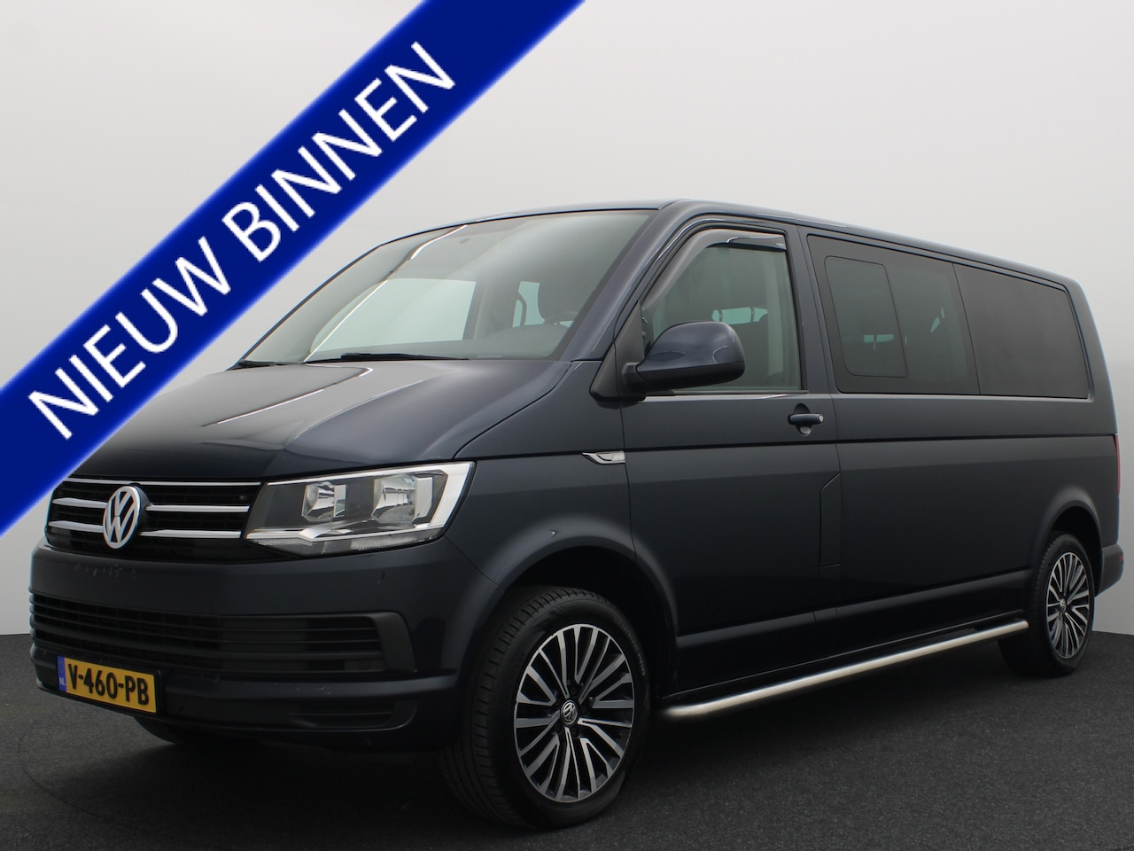 Volkswagen Transporter Caravelle - 2.0 TDI L2H1 DC Business Caravelle AUTOMAAT / TREKHAAK / STOELVERW / CAMERA / NAVI / CLIMA - AutoWereld.nl