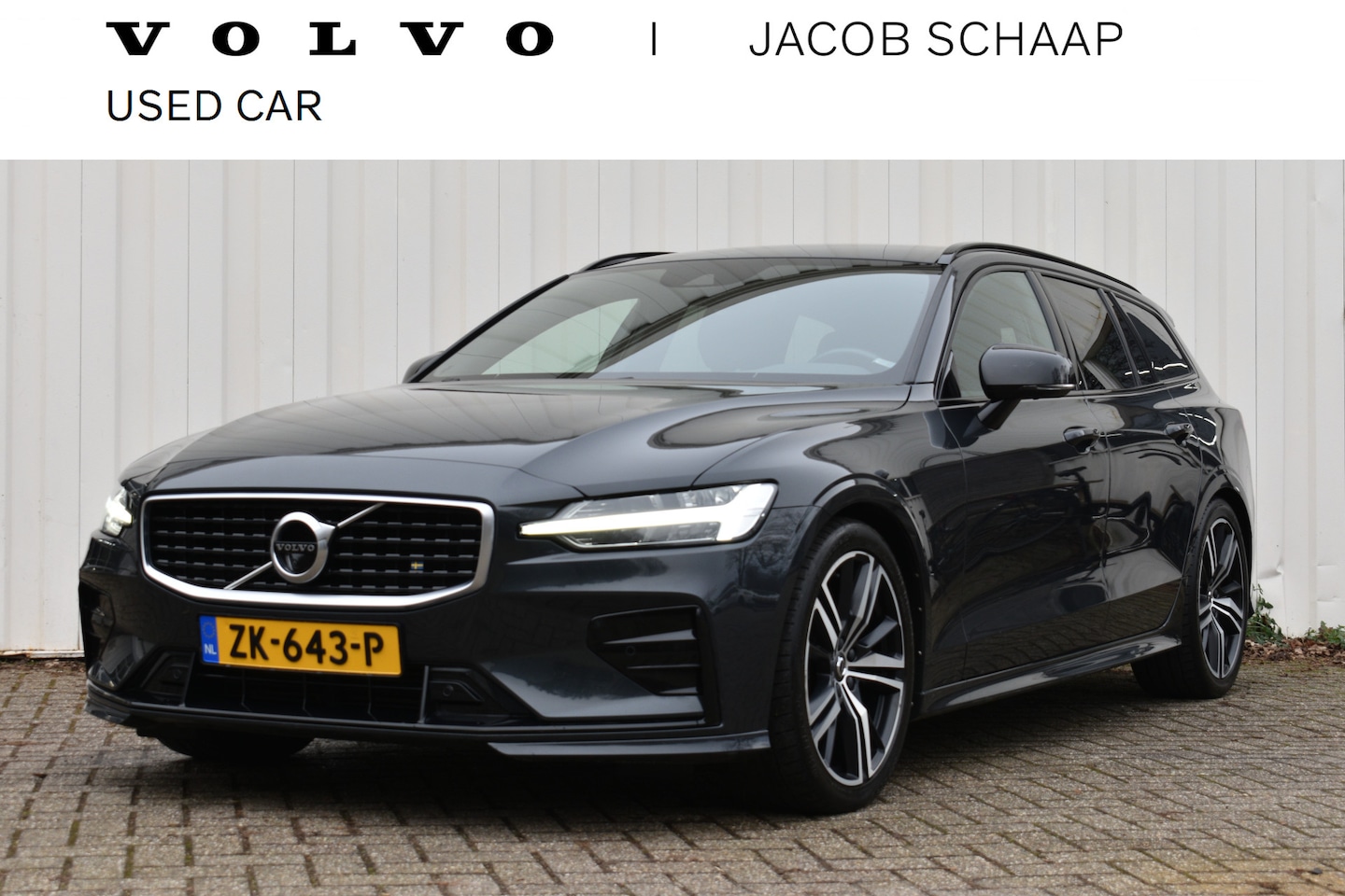 Volvo V60 - 2.0 T4 R-Design | Apple Carplay/Android auto | Exterior styling kit | Polestar getuned - AutoWereld.nl