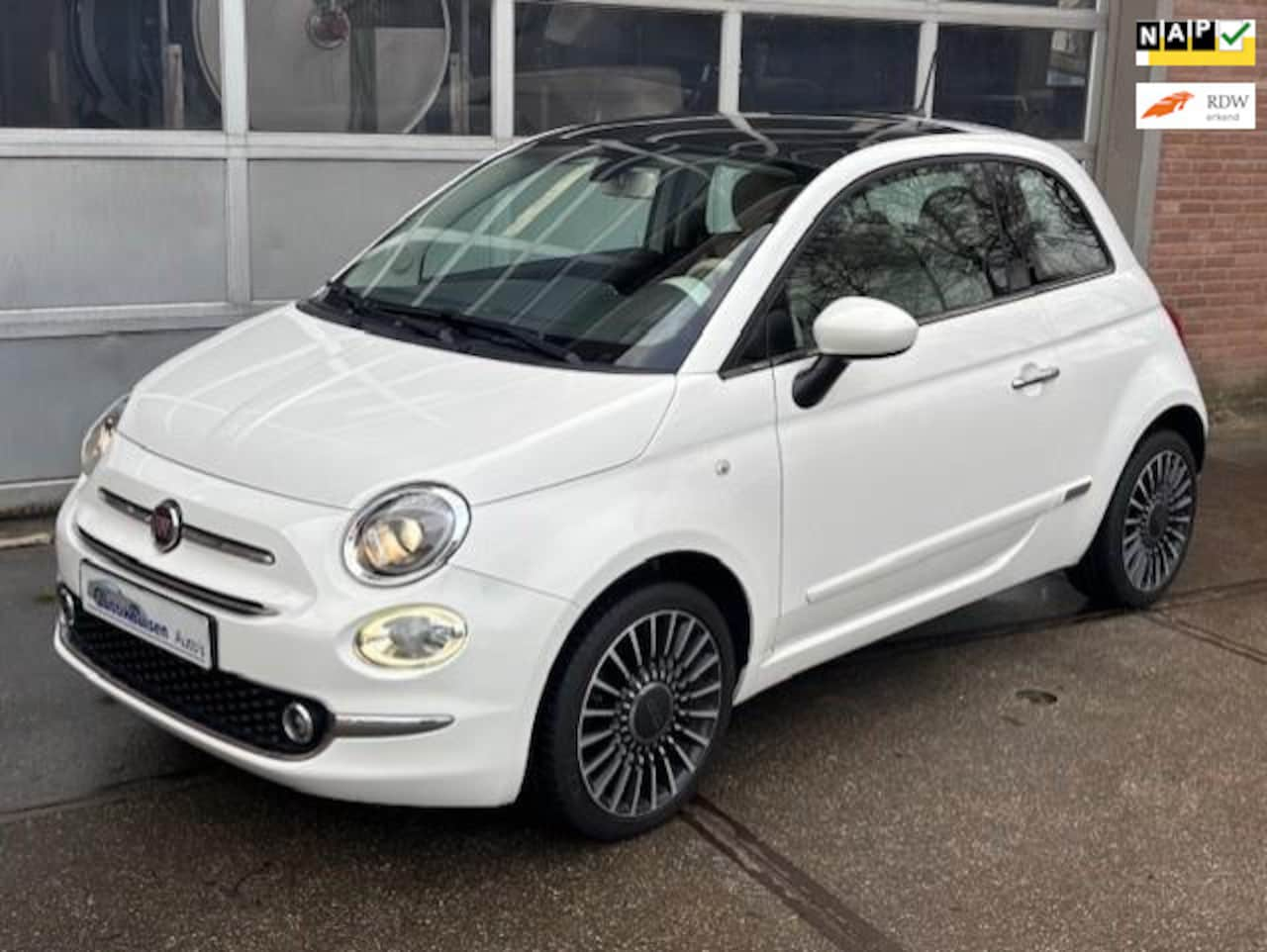 Fiat 500 - 1.2 Lounge PANO DAK,NAVI,AIRCO,16 INCH - AutoWereld.nl