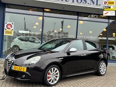 Alfa Romeo Giulietta - 1.4 T Distinctive 170PK Half Leer Clima Cruise 17" LM-Velgen NAP NL-Auto