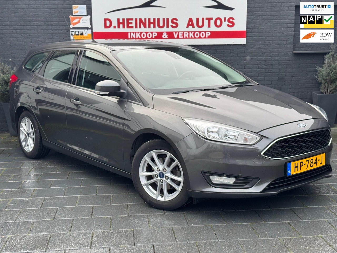 Ford Focus Wagon - 1.0 Titanium Edition *MOOIE AUTO* - AutoWereld.nl