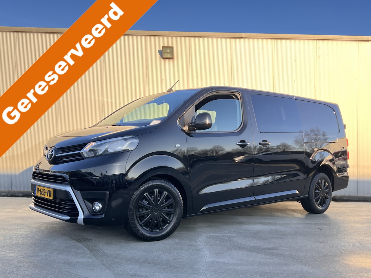 Toyota PROACE Long Worker - 2.0 D-4D Professional Dubbele cabine Automaat | 2x zijschuifdeur | Trekhaak - AutoWereld.nl