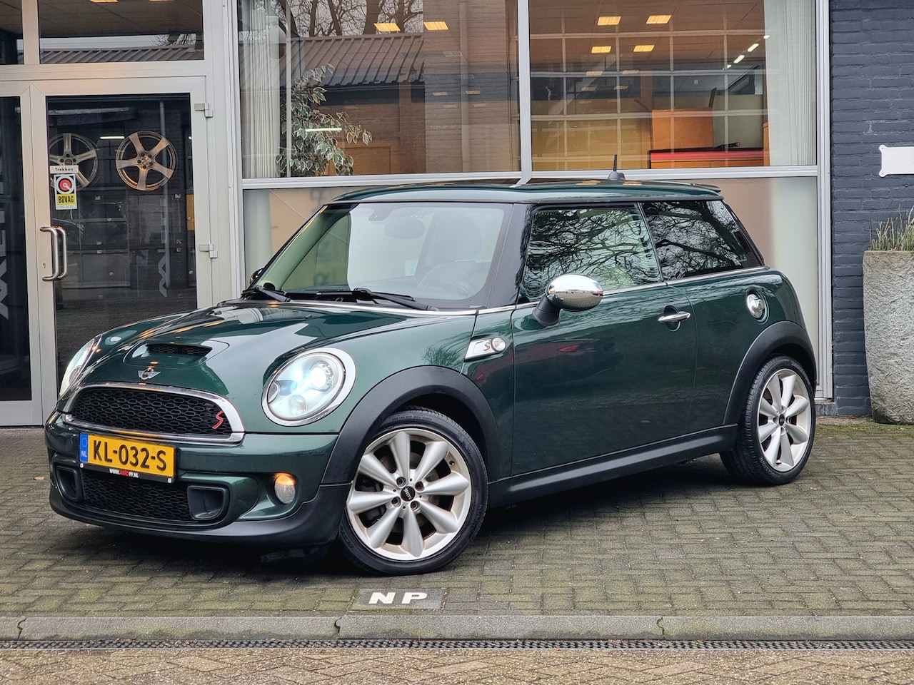 MINI Cooper S - Mini 1.6 Chili PANO / H&K / NAVI / STOELVERW. / LEDER - AutoWereld.nl