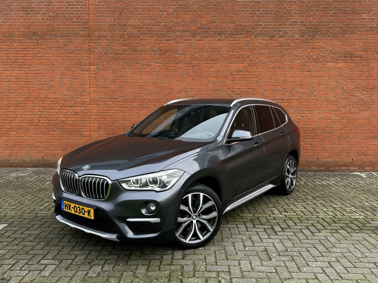 BMW X1 - sDrive20i|HEADS UP|KEYLESS|AUTOMAAT|GROOT DISPLAY - AutoWereld.nl