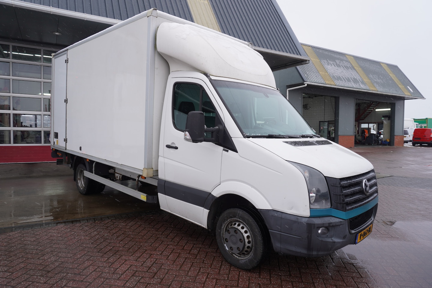 Volkswagen Crafter - 35 2.0 TDI 164PK Meubelbak + laadklep nr. V067 | Airco | Cruise | Dubbel lucht - AutoWereld.nl