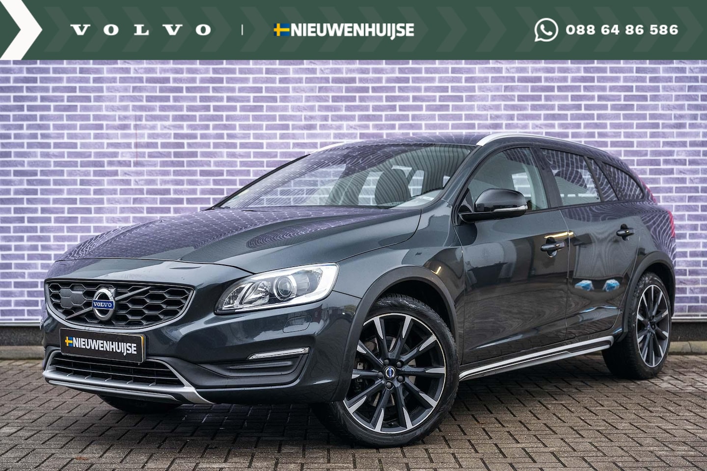 Volvo V60 Cross Country - D3 Automaat Nordic+ | Trekhaak afneembaar | Parkeerverwarming | Verwarmbare voorstoelen en - AutoWereld.nl