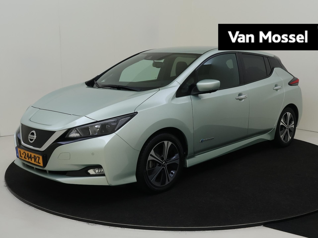 Nissan LEAF - N-Connecta 40 kWh | Trekhaak | Half leder | bluetooth - AutoWereld.nl