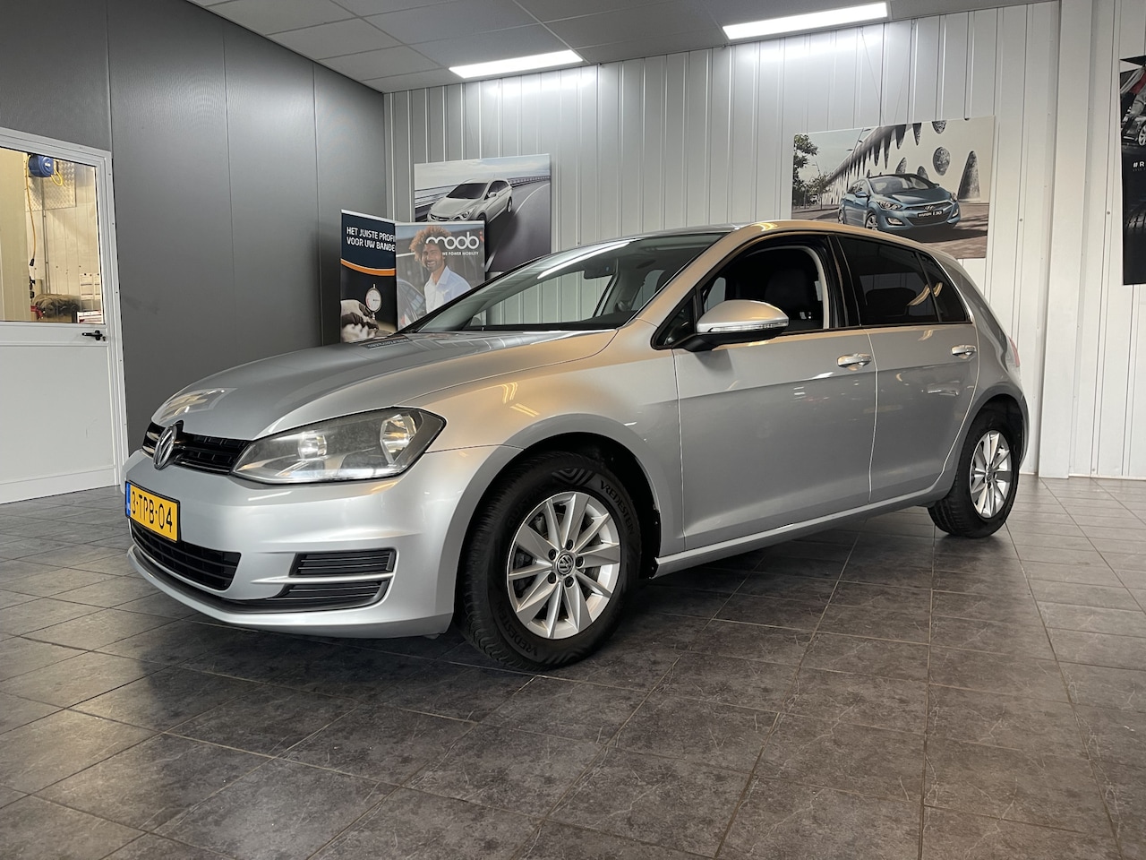 Volkswagen Golf - 1.2 TSI Comfortline Climate control, Cruise control, Navigatie - AutoWereld.nl