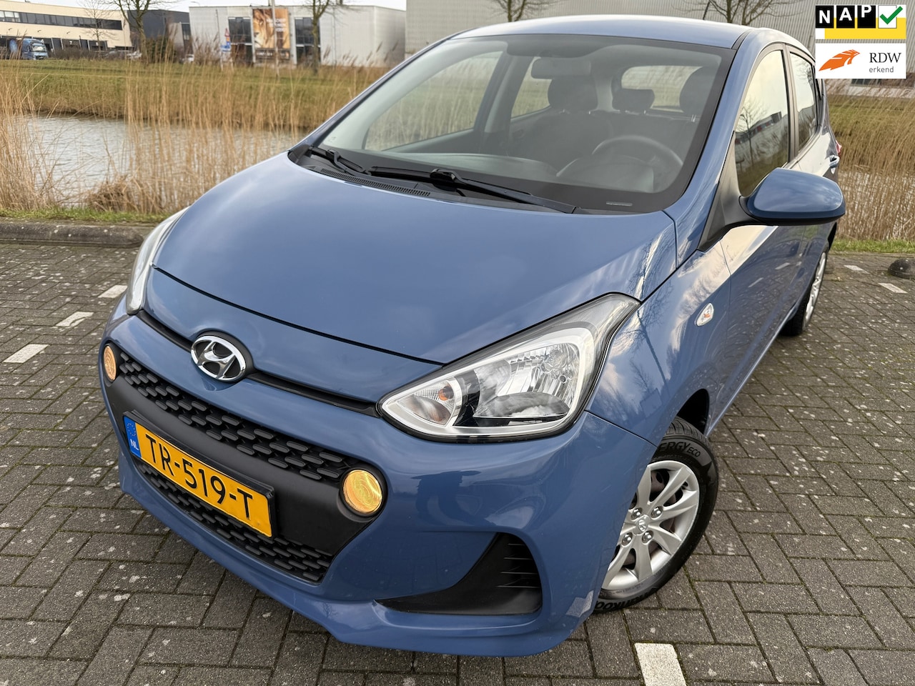 Hyundai i10 - 1.0i Comfort*NAVI*CARPLAY*AIRCO*APK*NAP*CRUISE*ELKT-RAAM*C-D AFSTAND - AutoWereld.nl