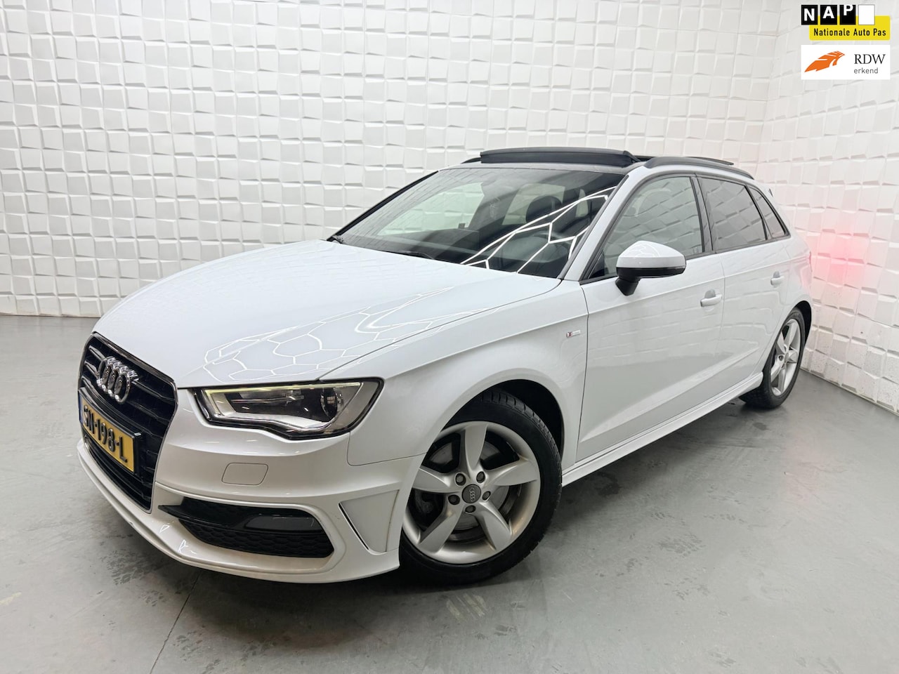 Audi A3 Sportback - 1.8 TFSI 2x S LINE PANO LEER B&O NAVI - AutoWereld.nl