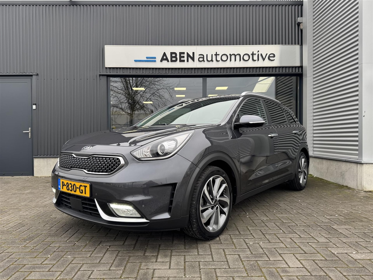 Kia Niro - 1.6 GDI Hybrid ExecutiveLine Automaat (ACC|18"|LEDER|TREKHAAK|DAB+) - AutoWereld.nl