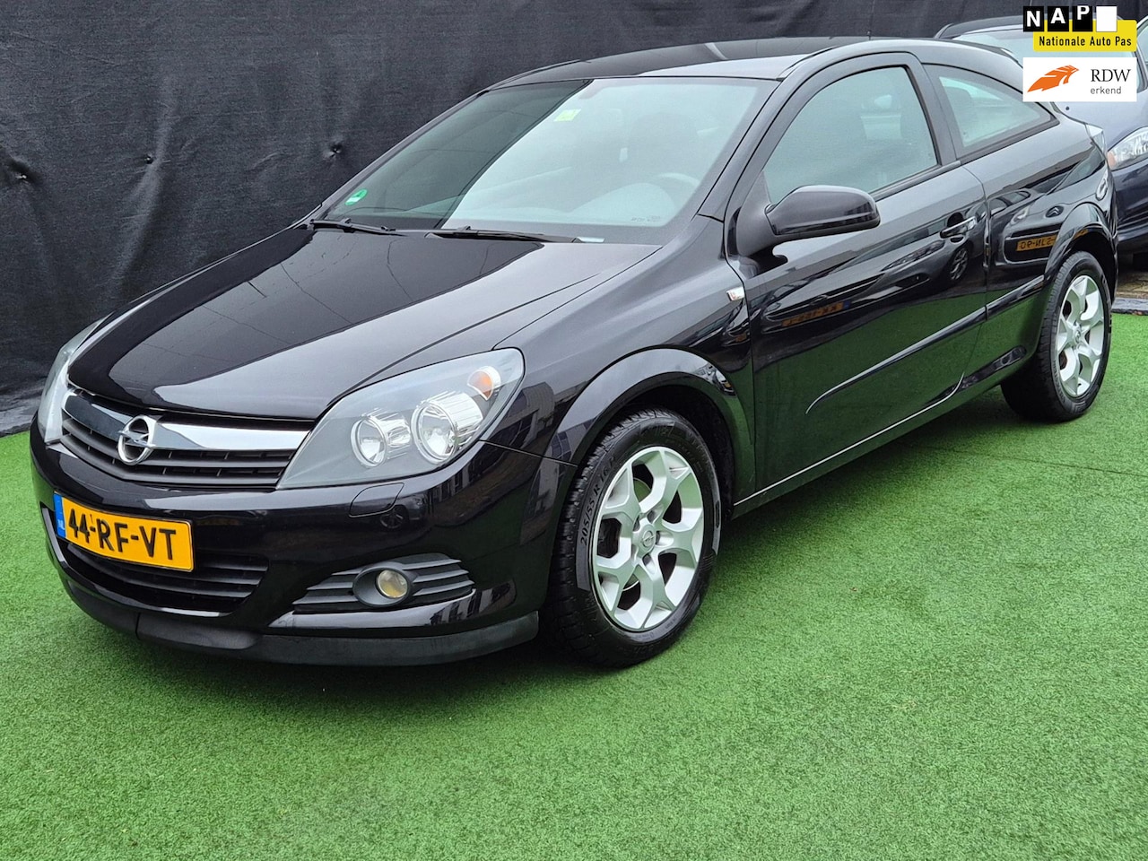 Opel Astra GTC - 1.8 Sport NAP! - AutoWereld.nl