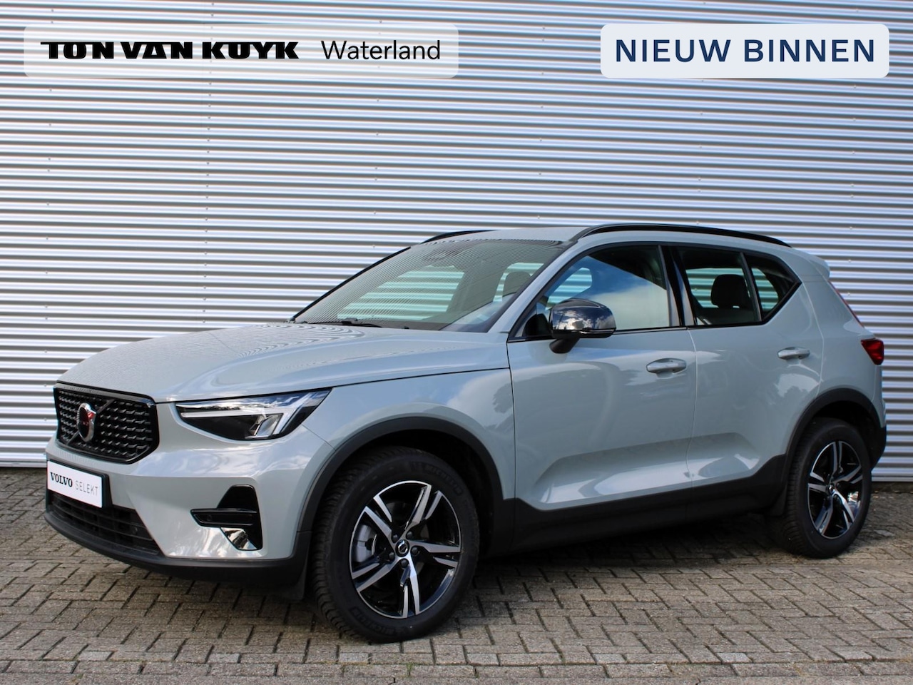 Volvo XC40 - 2.0 B4 Plus Dark Automaat / Panoramadak / Harman Kardon / Google Maps navi - AutoWereld.nl