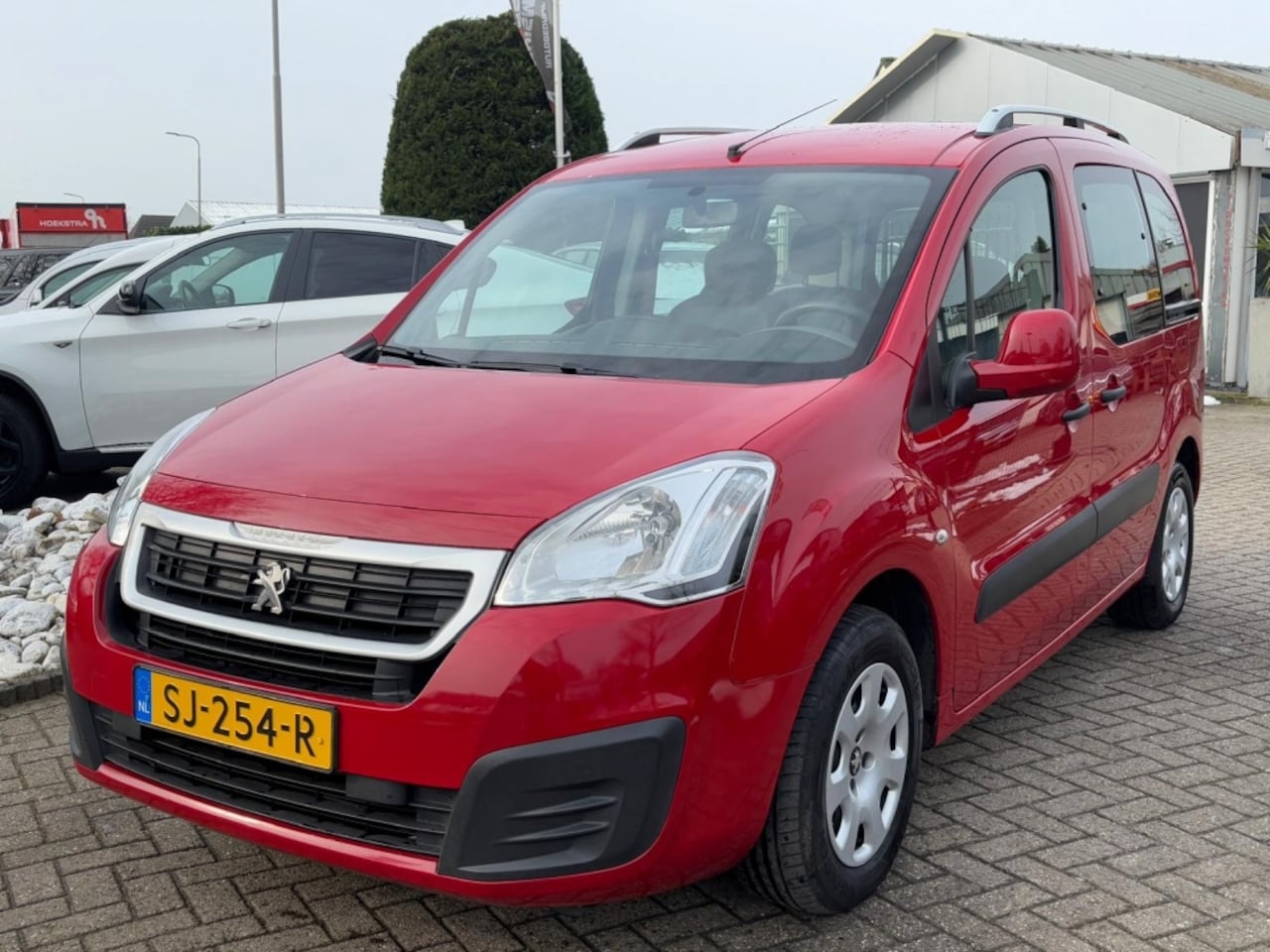 Peugeot Partner Tepee - 1.2 PureTech Active 1.2 PureTech Active - AutoWereld.nl