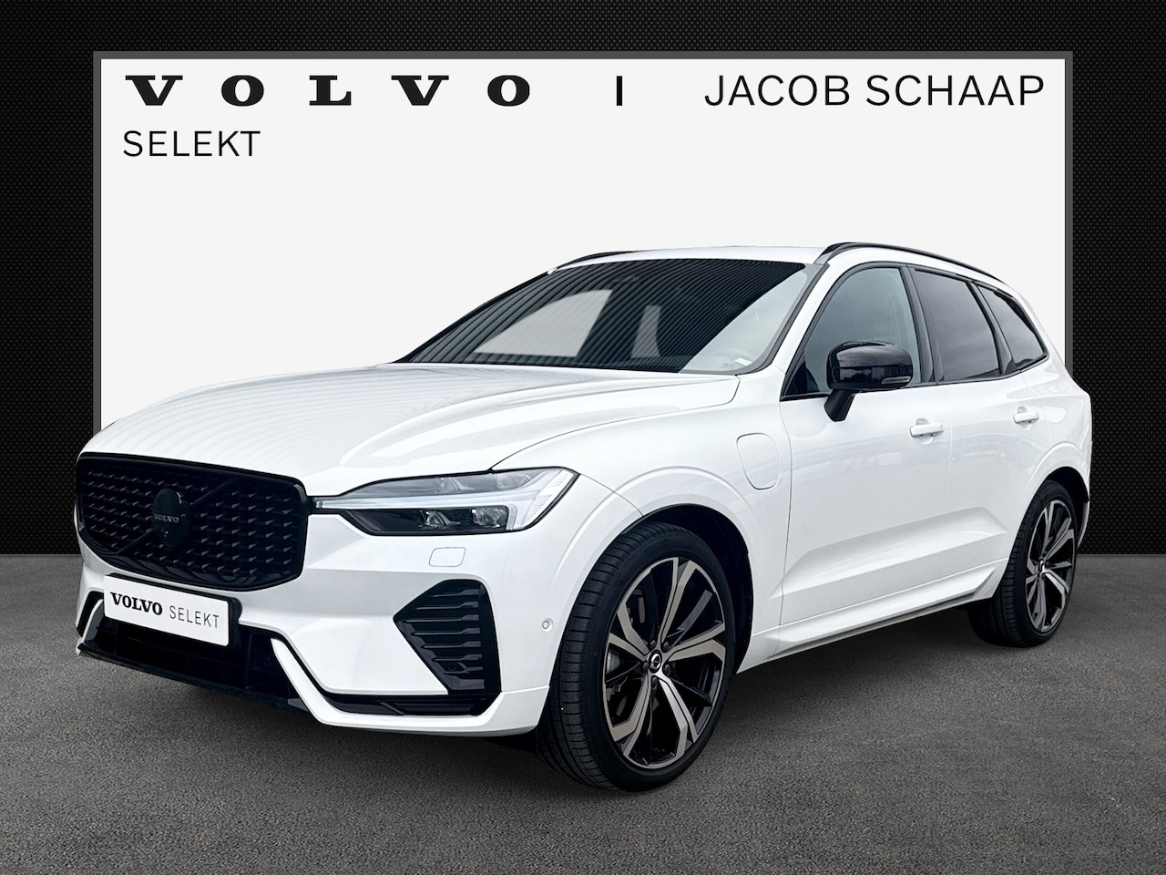 Volvo XC60 - T6 350 PK Plug-in hybrid AWD Ultra Dark / 360 camera/ Luchtvering / Black Sheep pakket / - AutoWereld.nl