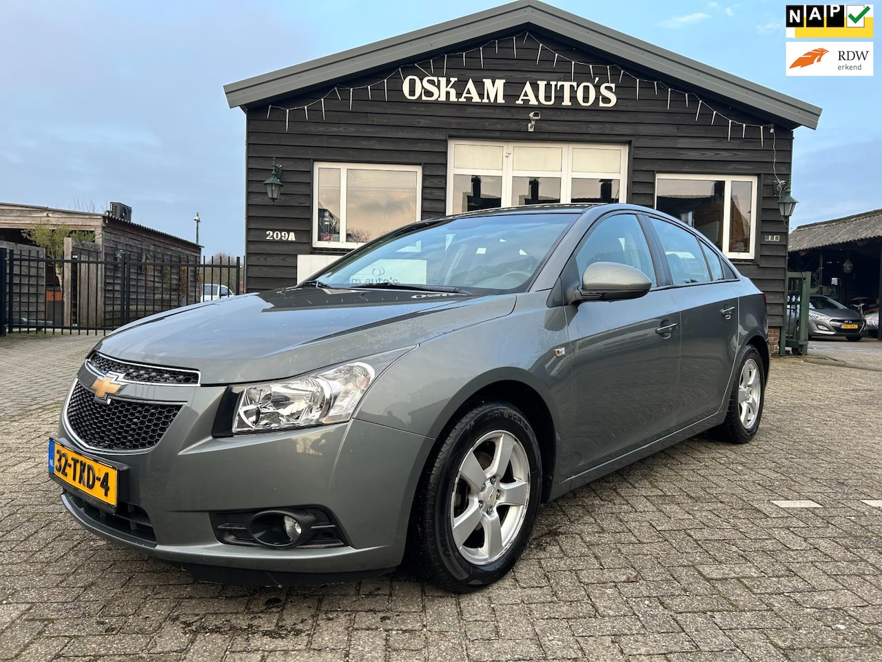 Chevrolet Cruze - 1.8 LS Airco, Leder Interieur, Trekhaak, Stoelverw. - AutoWereld.nl