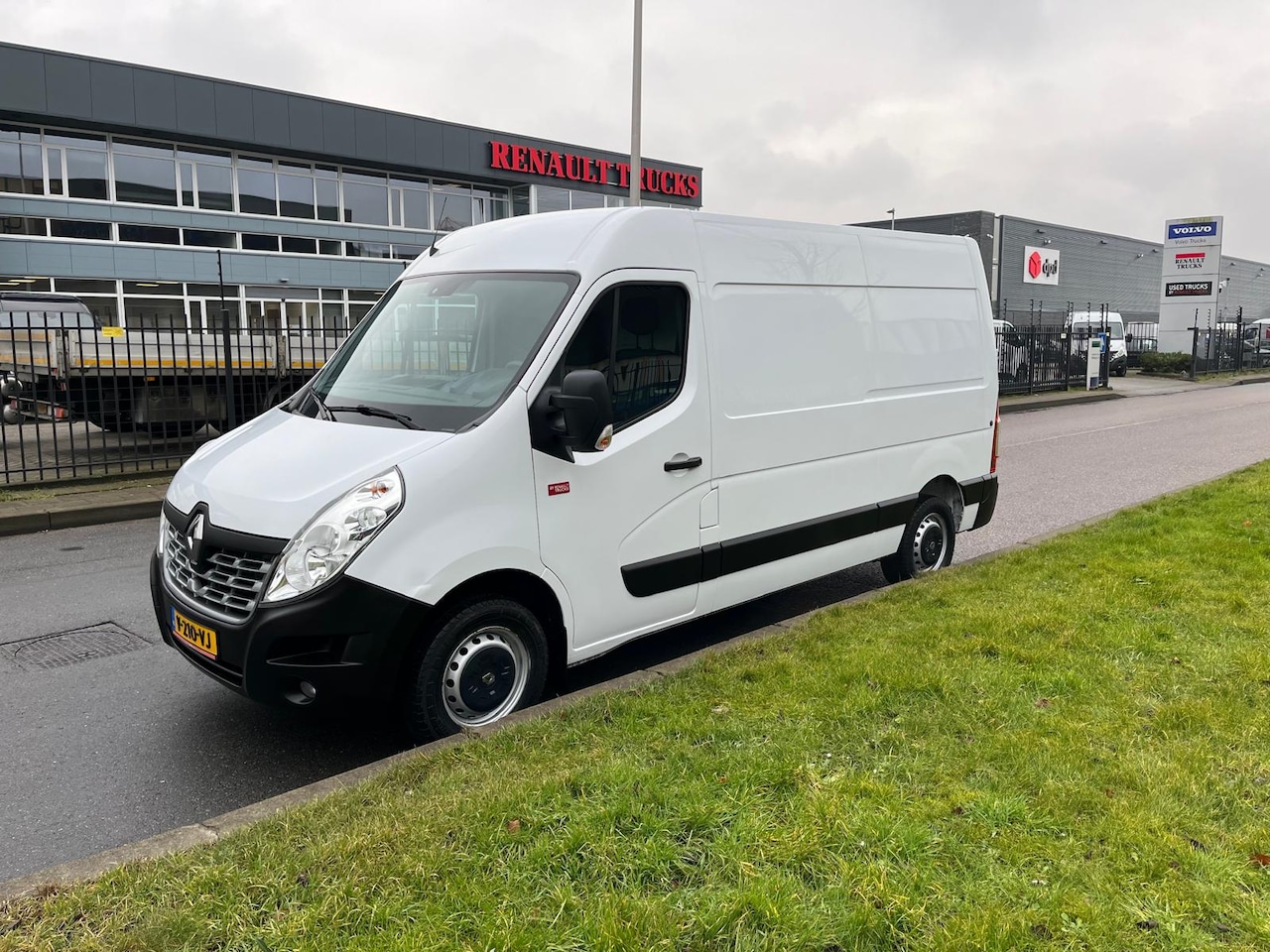 Renault Master - 130.35 L2 H2 2.3 Dci, 130 pk, Euro 6, Nav, Airco, - AutoWereld.nl