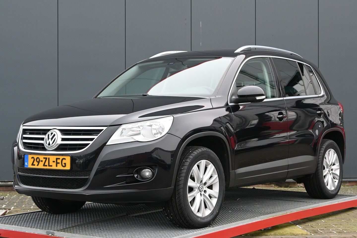 Volkswagen Tiguan - 1.4 TSI Sport&Style 4Motion trekhaak leer moter gereviceerd - AutoWereld.nl