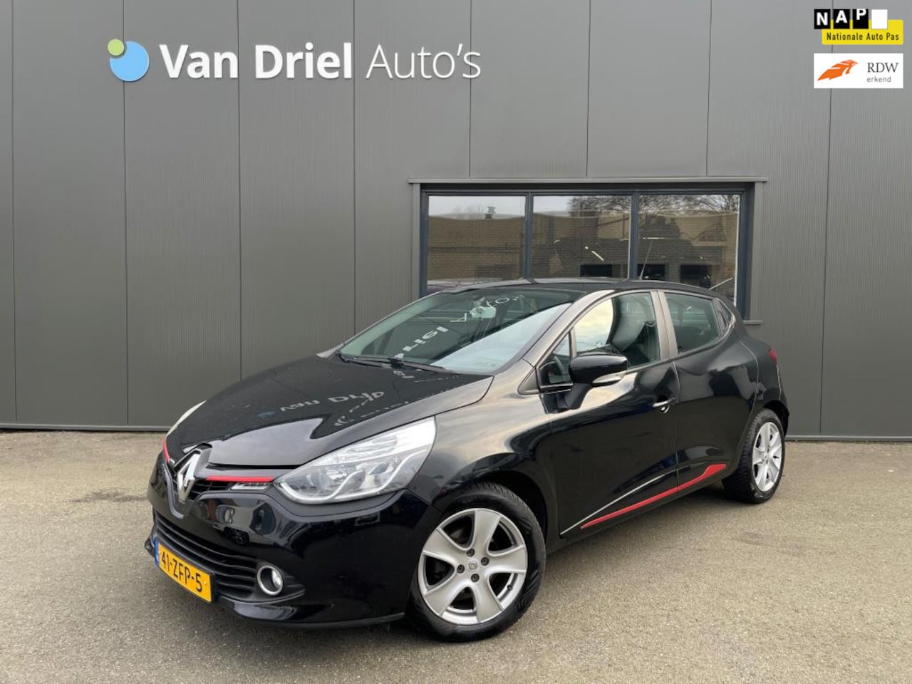 Renault Clio - TCe 90 Expression / Airco / Navigatie! - AutoWereld.nl