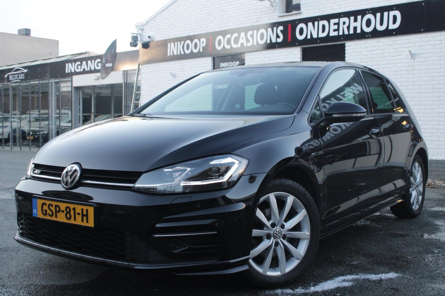 Volkswagen Golf - 1.5 TSI Highline Business R / Automaat / Adaptieve Cruise / Parkeersensoren / Stoelverwarm - AutoWereld.nl