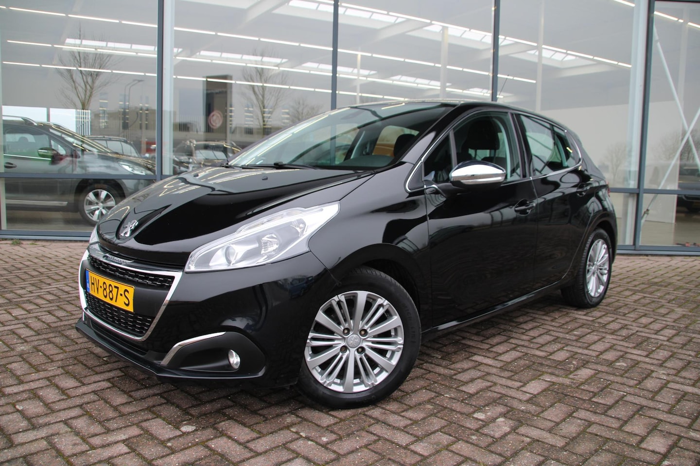 Peugeot 208 - 1.6 BlueHDi Blue Lease Executive 5-drs Airco Navi Let op 91150km 1e eig. Euro6 - AutoWereld.nl