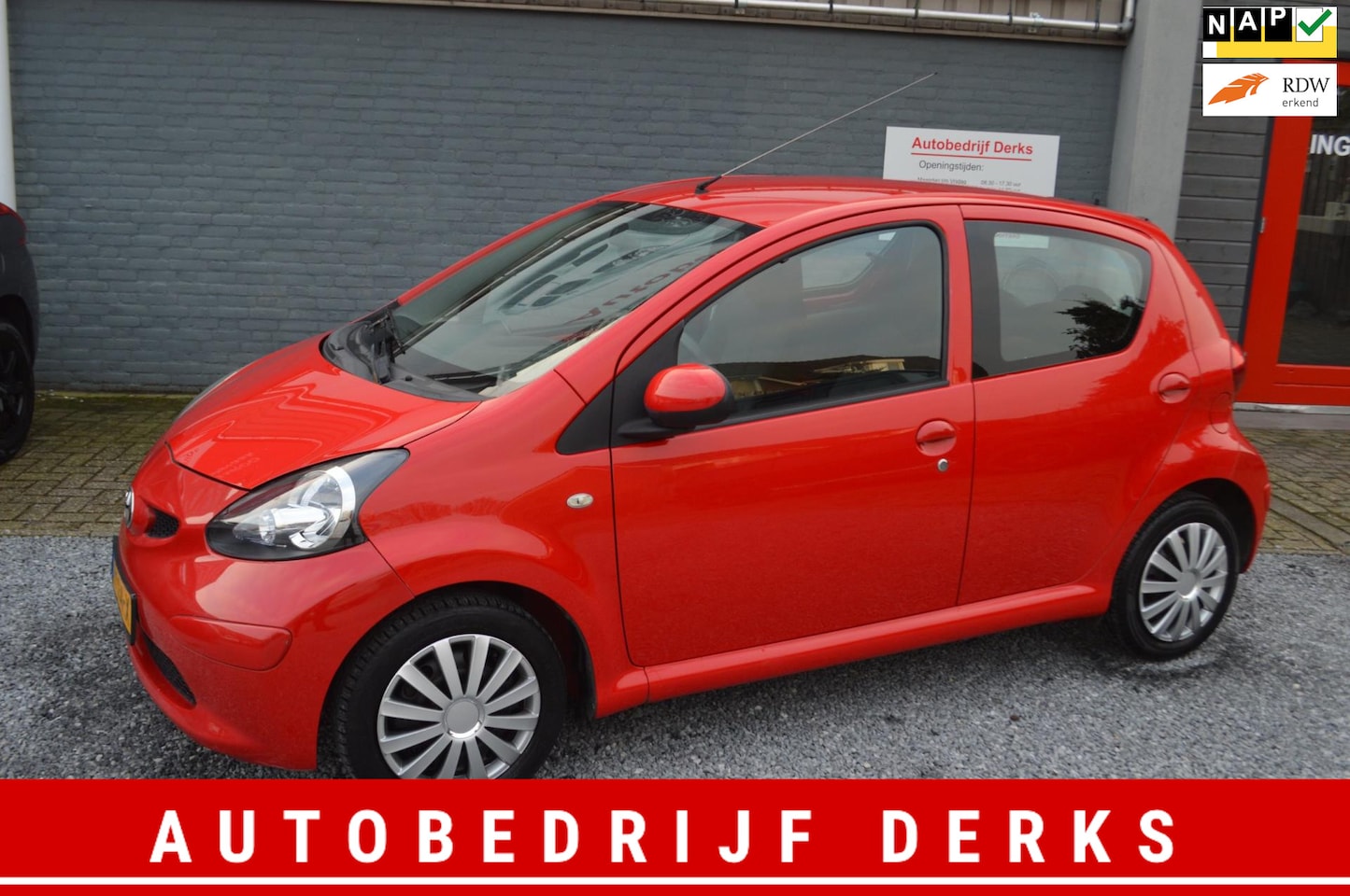 Toyota Aygo - 1.0-12V Airco 5Drs Stuurbekrachtiging Jaar Garantie - AutoWereld.nl