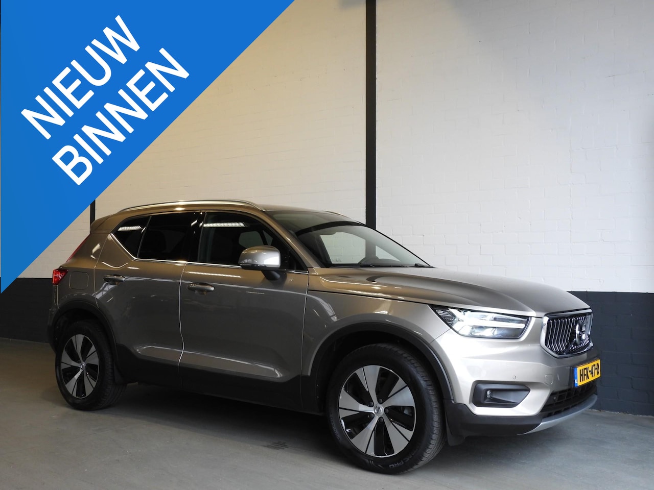 Volvo XC40 - 1.5 T4 Recharge Inscription Expression NAVI/CAMERA/LED/TREKHAAK/18"LMV! - AutoWereld.nl