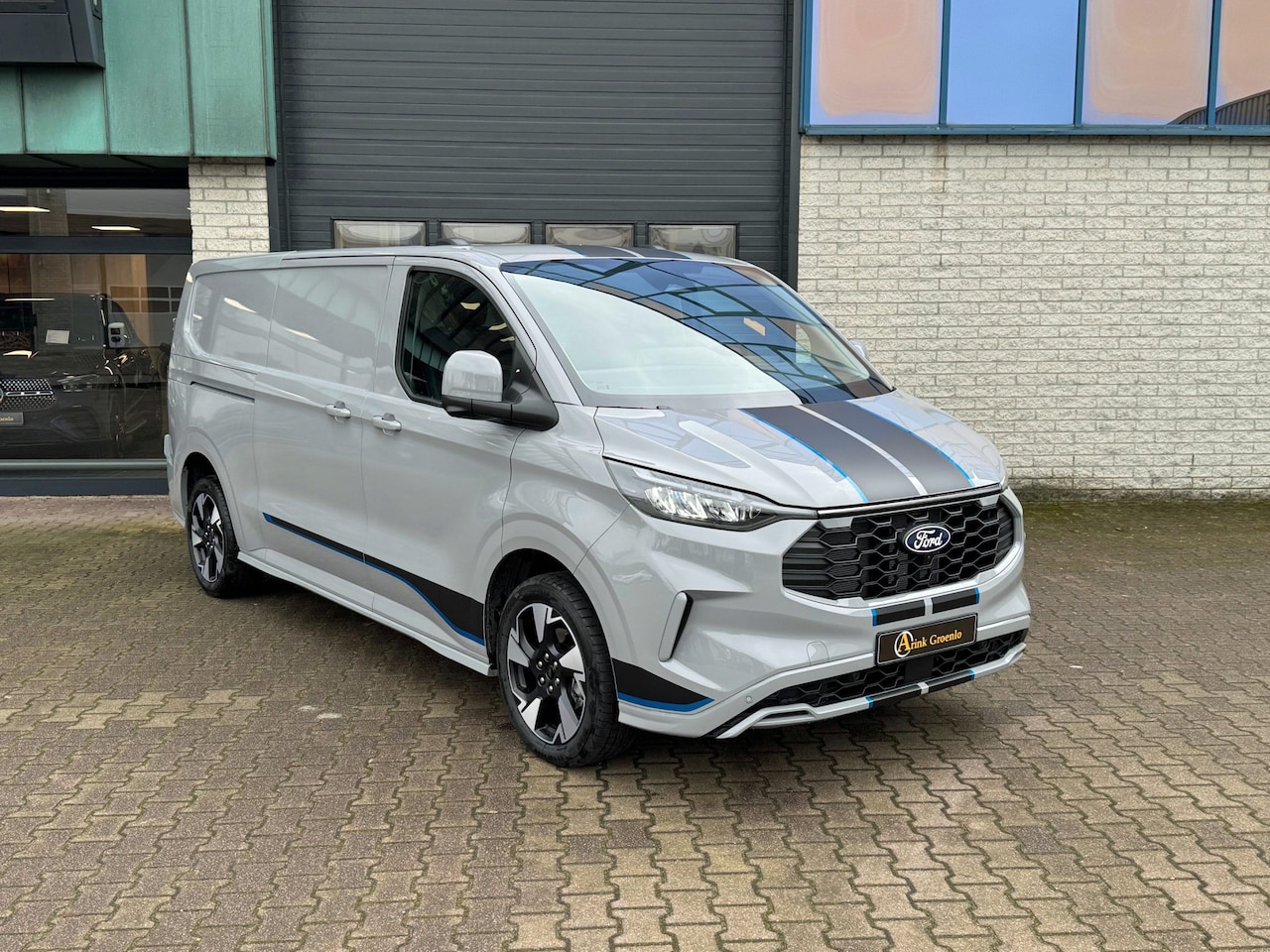 Ford Transit Custom - 300 L2 Sport BPM vrij Stoel + Stoel 170 PK 360° AUTOMAAT 2X SCHUIFDEUR ELEKTR TREKHAAK ACC - AutoWereld.nl