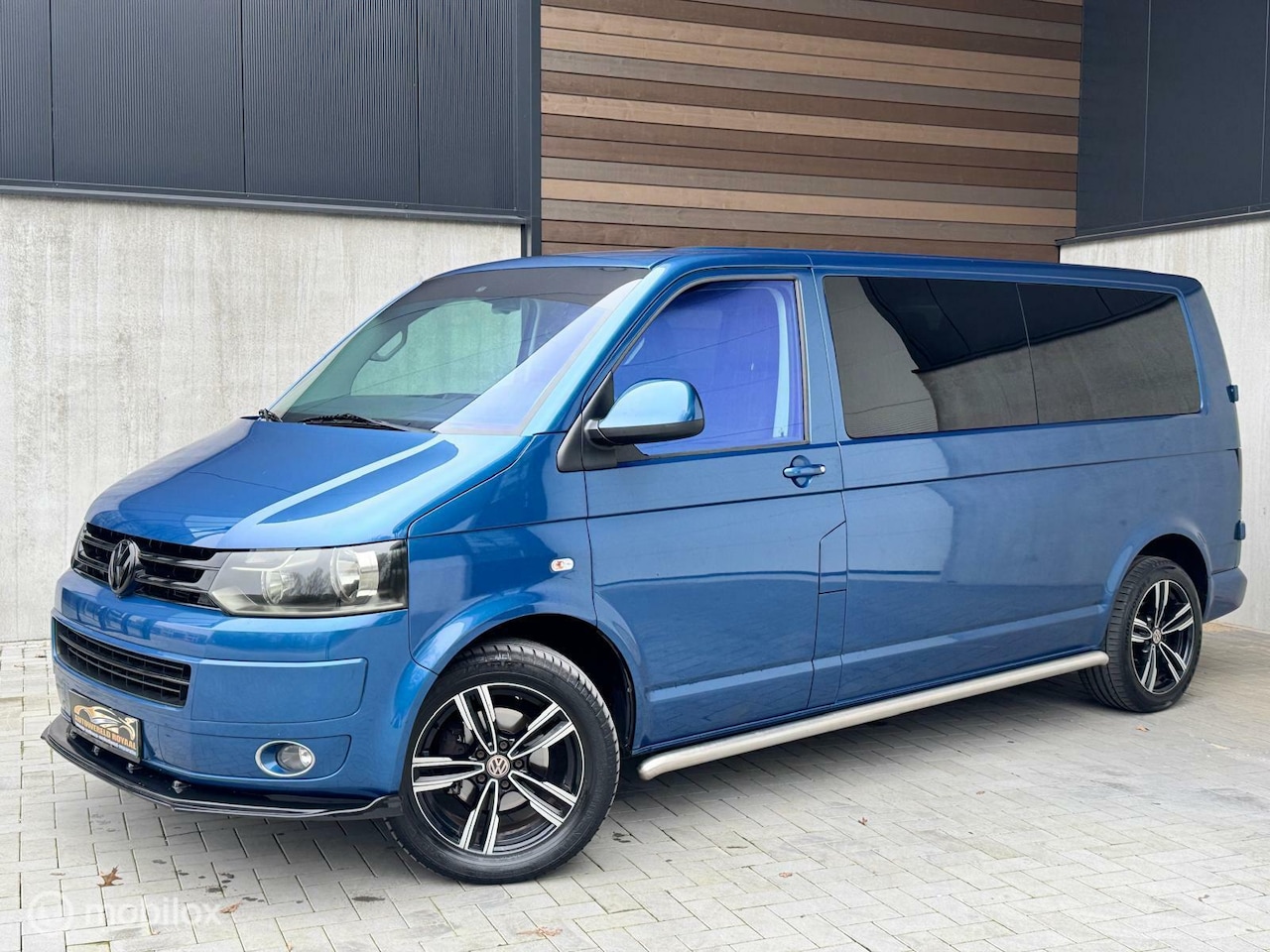 Volkswagen Transporter - 2.0 TDI L2H1 DC Trendline 2.0 TDI L2H1 DC Trendline - AutoWereld.nl