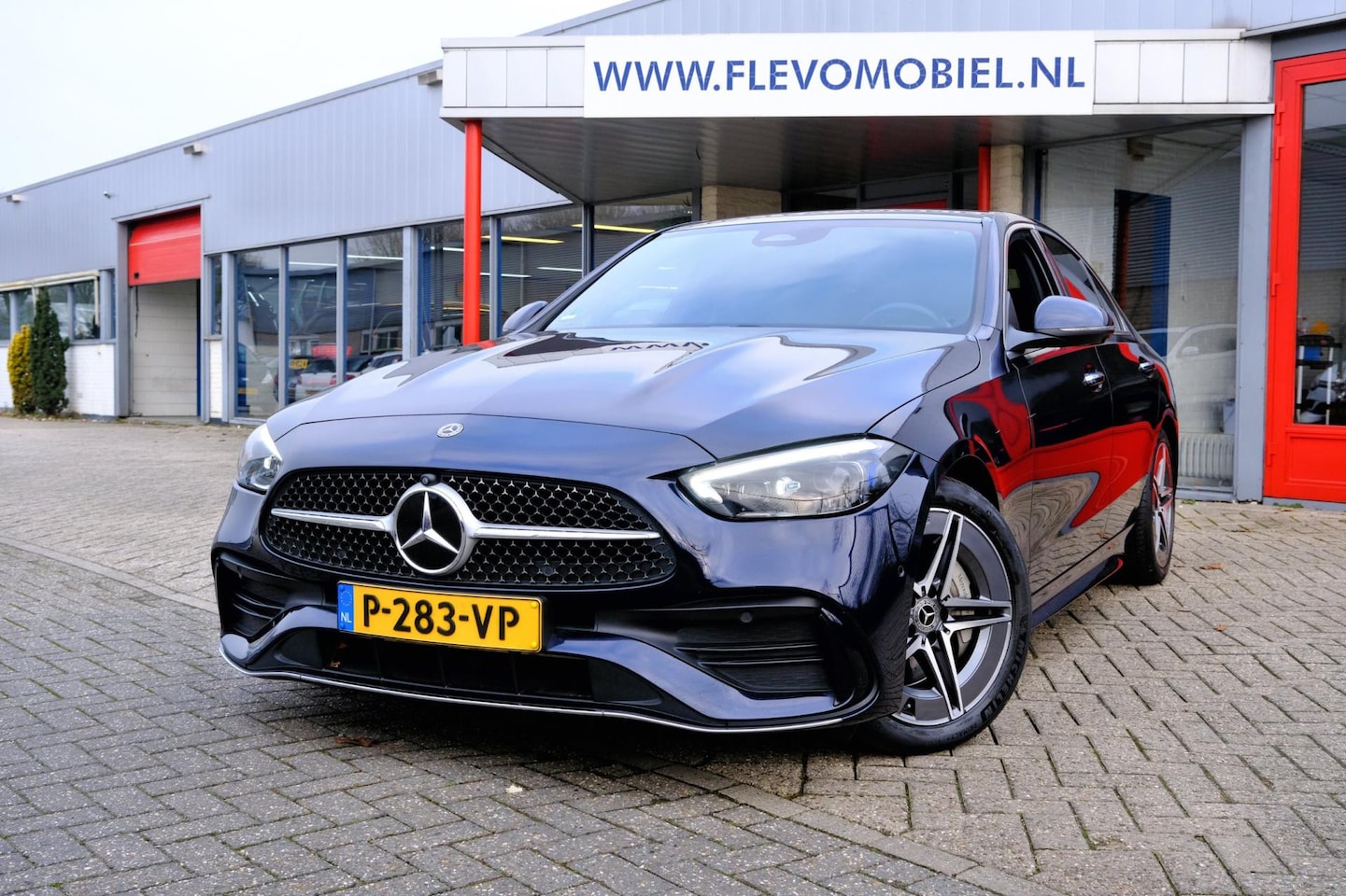 Mercedes-Benz C-klasse - 180 AMG Line Aut. Leder-Alcantara|Virtual.Displ|LMV - AutoWereld.nl