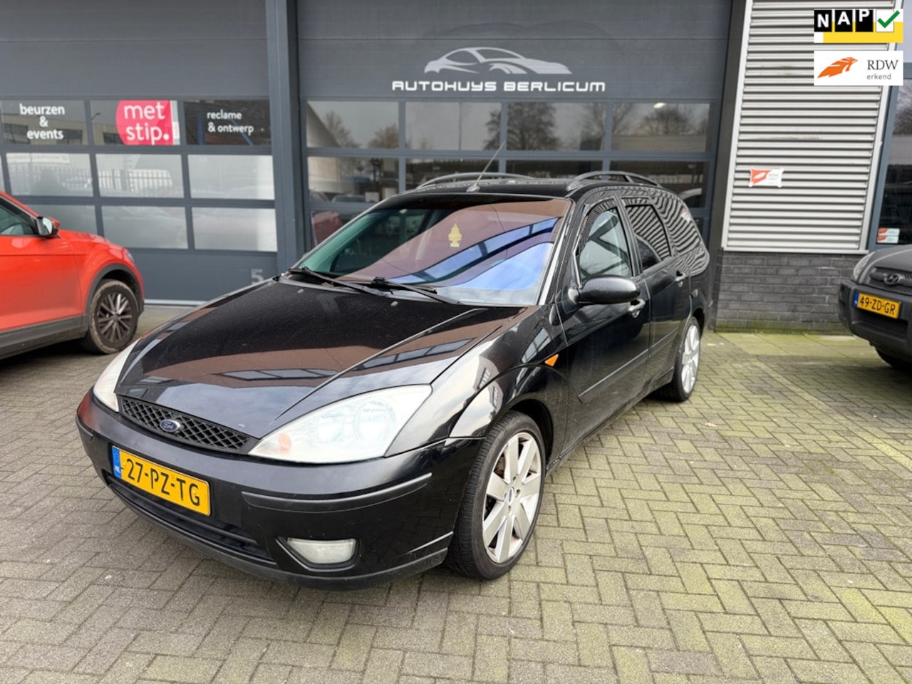 Ford Focus Wagon - 1.6-16V Titanium | Leuke auto | Chameleon voorruit - AutoWereld.nl