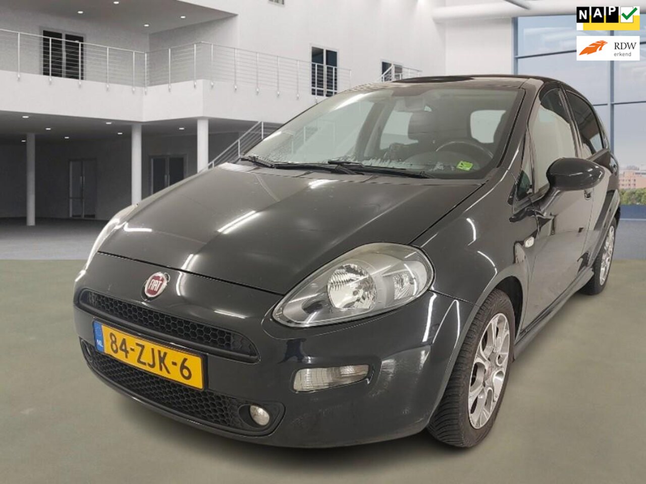 Fiat Punto Evo - 1.3 M-Jet Lounge/PANO/NAVI/PSENSOR - AutoWereld.nl