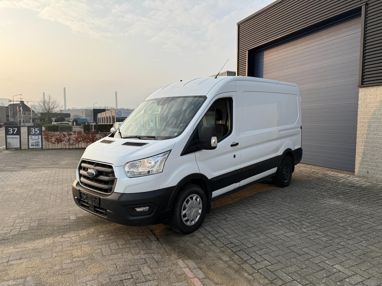 Ford Transit - 350 2.0 TDCI L2H2 Stoelverwarming Standkachel - AutoWereld.nl