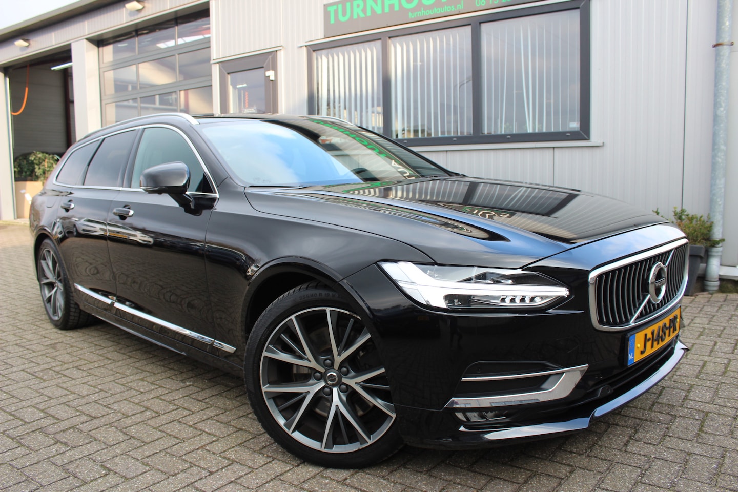 Volvo V90 - 2.0 T4 Business Luxury+ Panoramadak | Harman Kardon | Massage - AutoWereld.nl