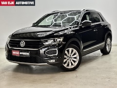 Volkswagen T-Roc - 1.5i Sport / Virtual c / Camera / Trekhk / Carpl /