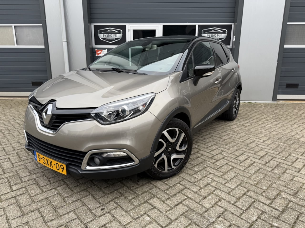 Renault Captur - 0.9 TCe Dynamique NAP Camera Trekhaak Eerste eigenaar Clima 17" - AutoWereld.nl