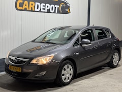 Opel Astra - 1.4 Turbo Edition Zeer netjes Automaat 5 deurs Airco