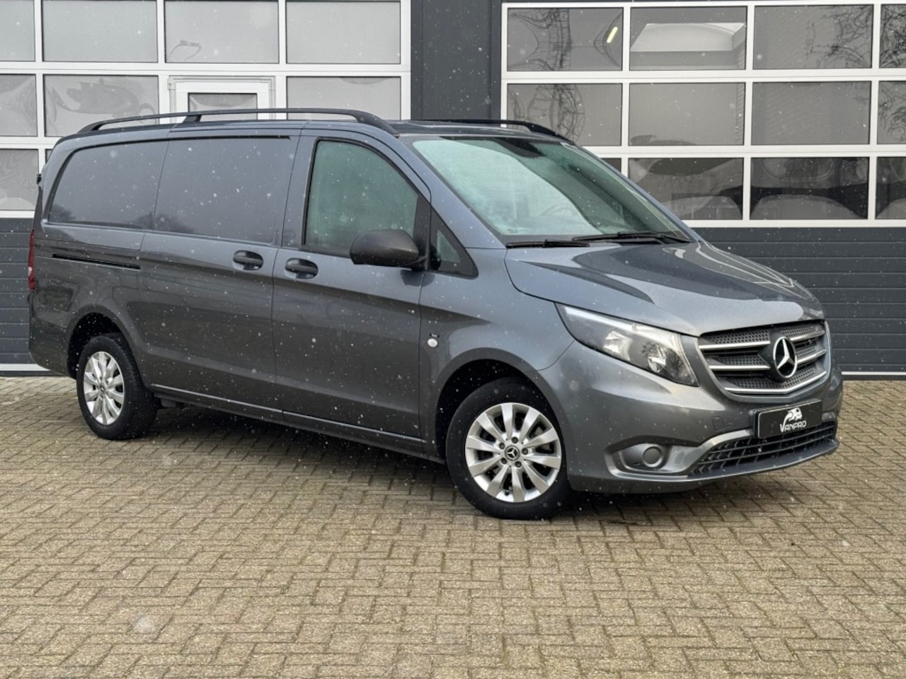 Mercedes-Benz Vito - 114 CDI 136 PK Automaat GB L2H1 / Airco / Navi - AutoWereld.nl