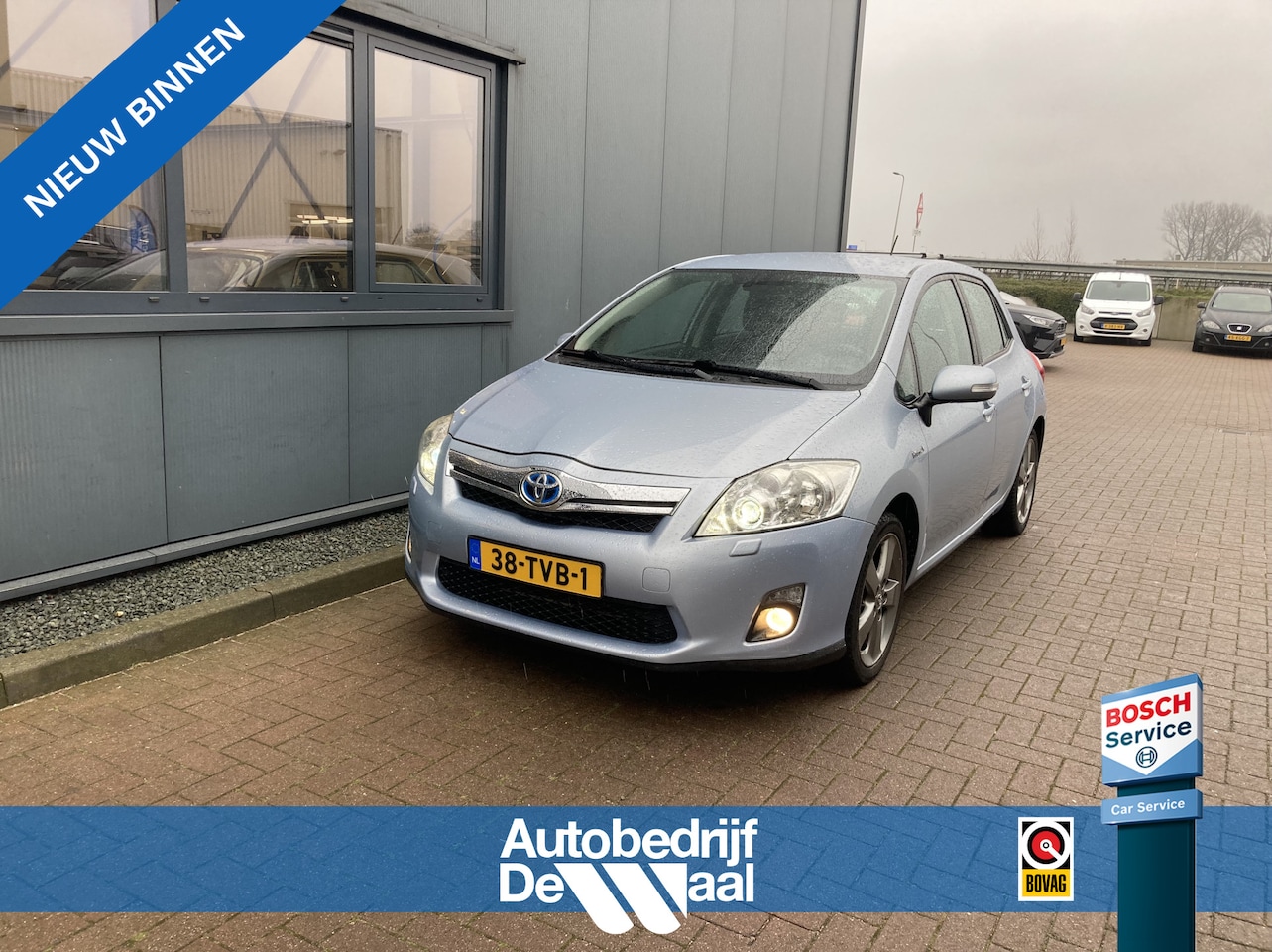 Toyota Auris - 1.8 Hybrid Executive Automaat 5-drs. LEDER/KEYLESS/CAMERA/NAVI/PDC/TREKHAAK - AutoWereld.nl