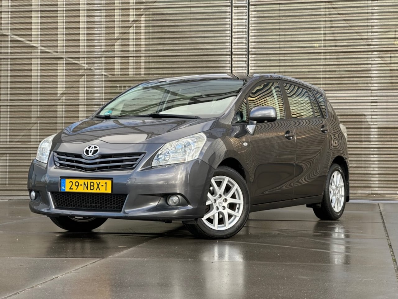 Toyota Verso - 1.8 VVT-I BNS LIM.AIRCO/NAVI/PANODAK/LM VELGEN/AUTOMAAT !! - AutoWereld.nl