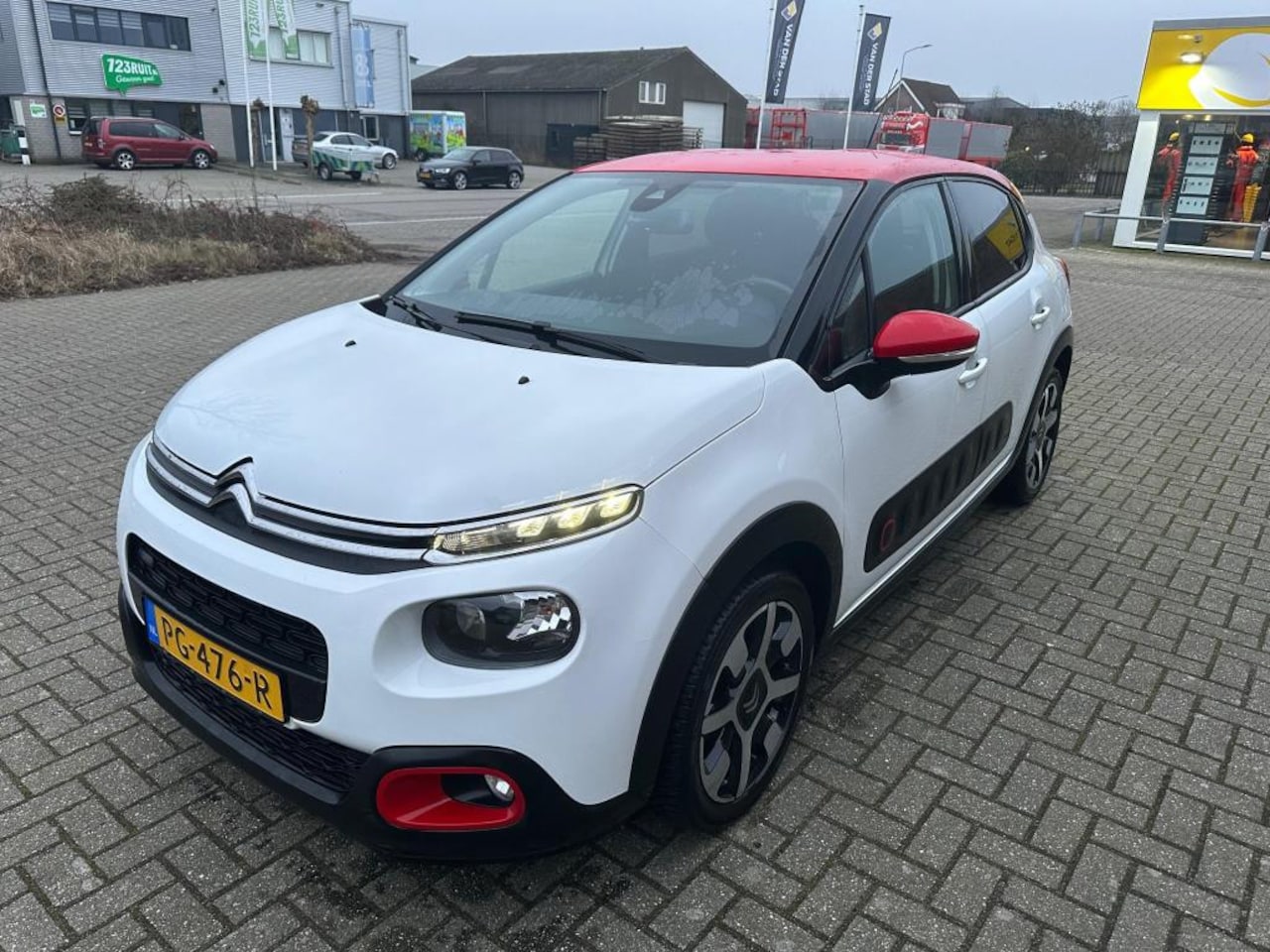 Citroën C3 - 1.2 PureTech S&S Shine / Line Asist / 2de Eigenaar / CarPlay / NAP / Dealer onderhouden - AutoWereld.nl