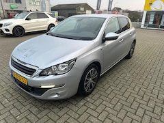 Peugeot 308 - 1.2 PureTech Style / Led / Carplay / Navi / Zeer Netjes /