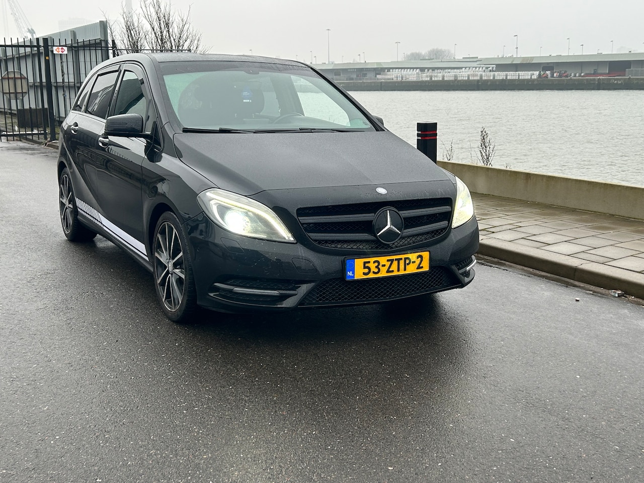 Mercedes-Benz B-klasse - 200 Ambition AUT LED LEDER NAVI CAMERA - AutoWereld.nl