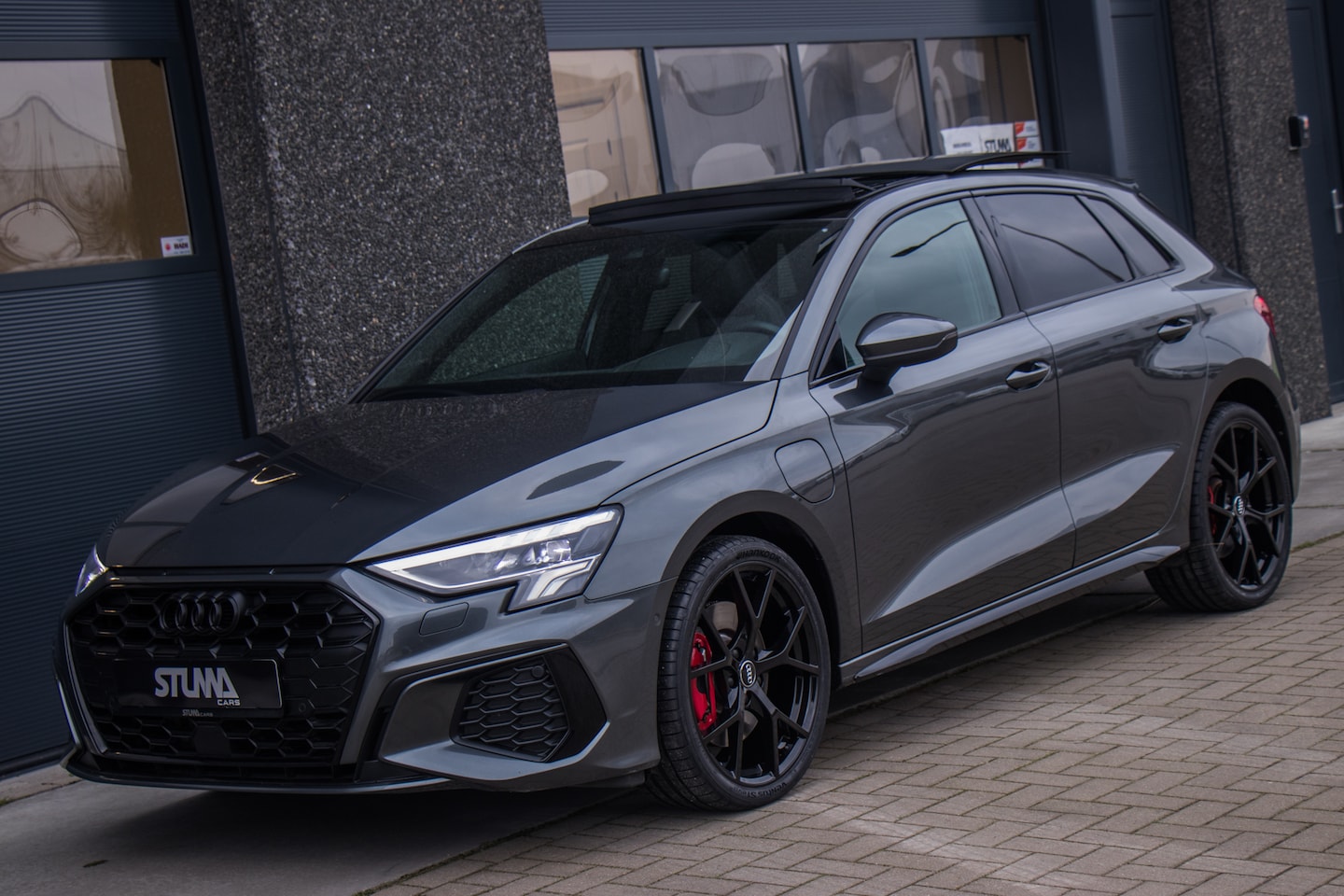 Audi A3 Sportback - 45 TFSI e S edition Competition S-Line | PHEV | S3 Style | Black Edition | Pano | Matrix L - AutoWereld.nl